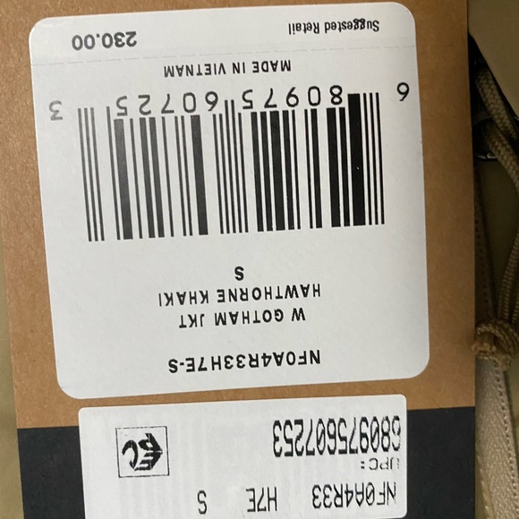 SOLD! Brand new size Small North Face coat - Picture 3 of 10